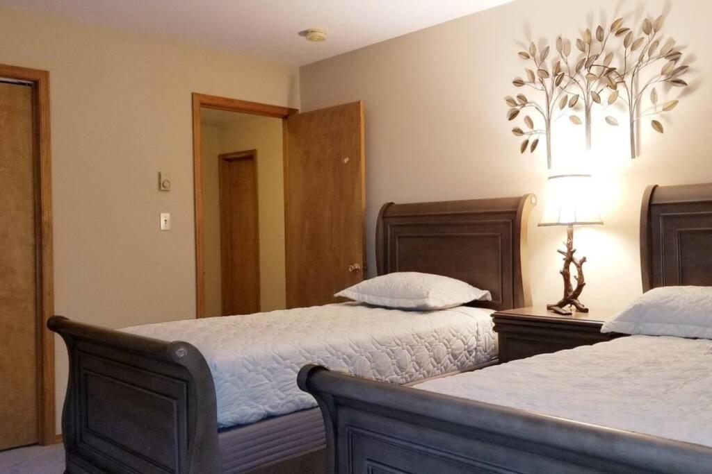 *Amenity-Filled Waterfront Oasis @Saw Creek Estates Near Waterfalls And Hiking* 东斯特劳兹堡 外观 照片