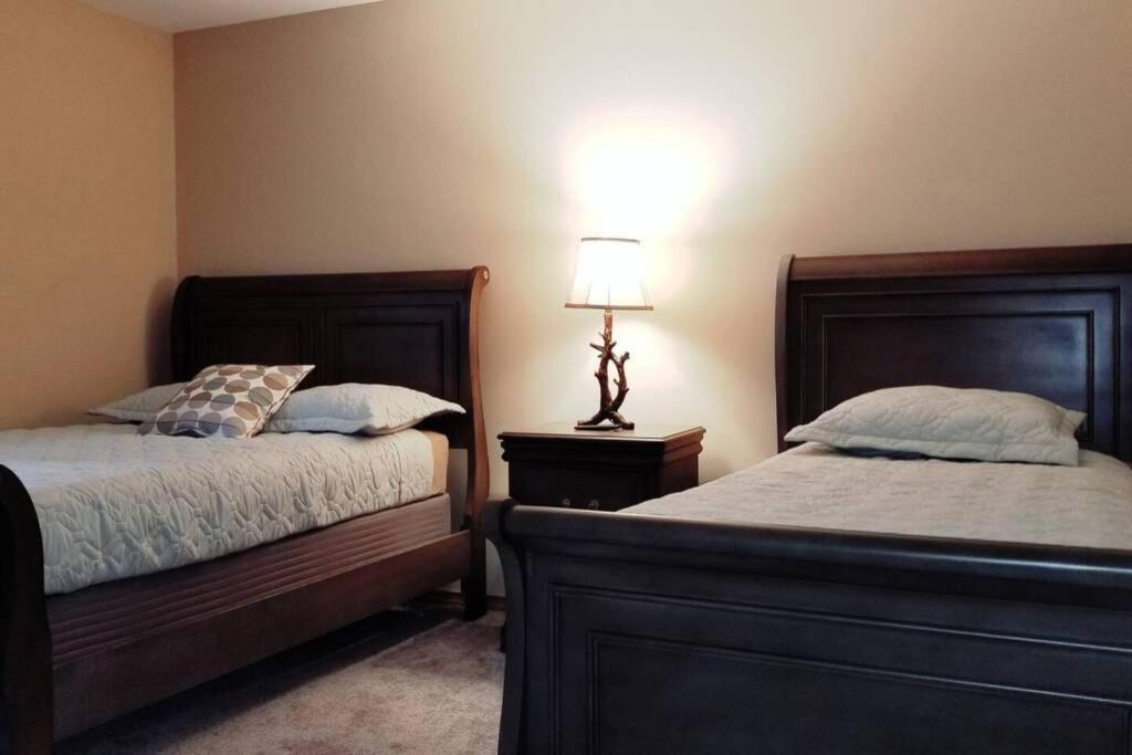 *Amenity-Filled Waterfront Oasis @Saw Creek Estates Near Waterfalls And Hiking* 东斯特劳兹堡 外观 照片