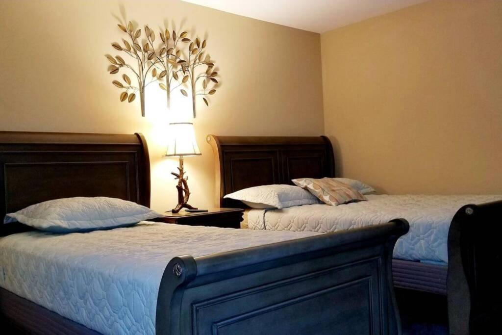 *Amenity-Filled Waterfront Oasis @Saw Creek Estates Near Waterfalls And Hiking* 东斯特劳兹堡 外观 照片